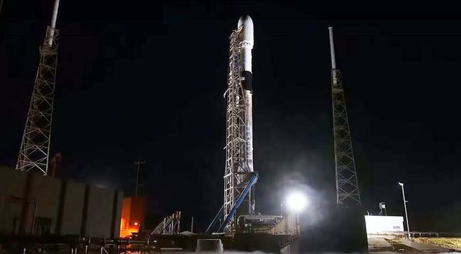 SpaceX Yörüngeye 60 İnternet Uydusu Daha Gönderdi