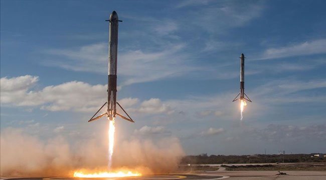 SpaceX, 60 İnternet Uydusunu Uzaya Fırlattı